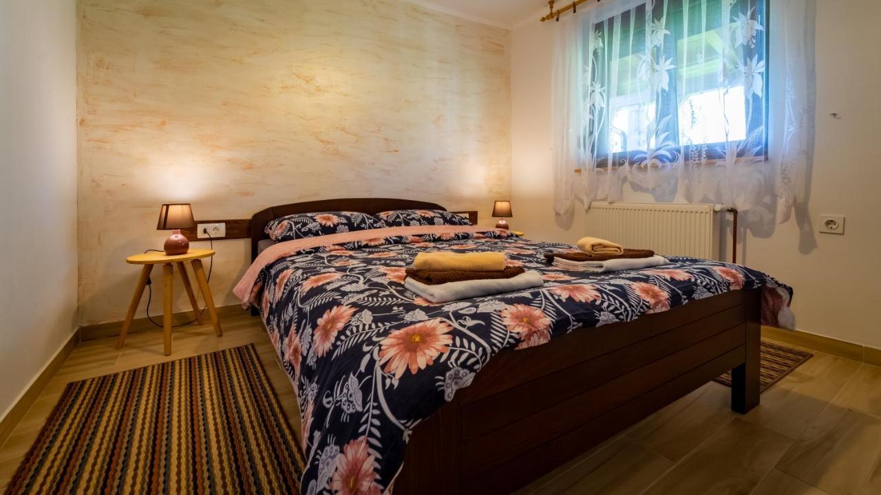 Holiday Home "Sleme" With Jacuzzi, Big Garden And Arbor With Fireplace Skrad Extérieur photo